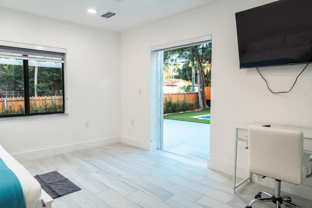 Luxury Retreat 3B ,2Ba Pool , Coral Gables Center Villa Miami Exterior photo